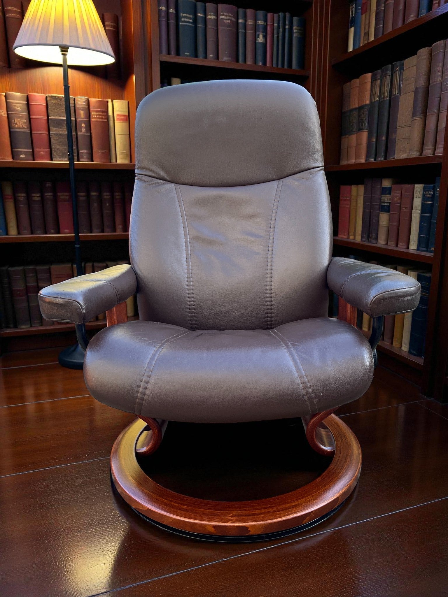 Ekornes Stressless “Classic” Leather Recliner Chair | Brown | Swivel & Reclining