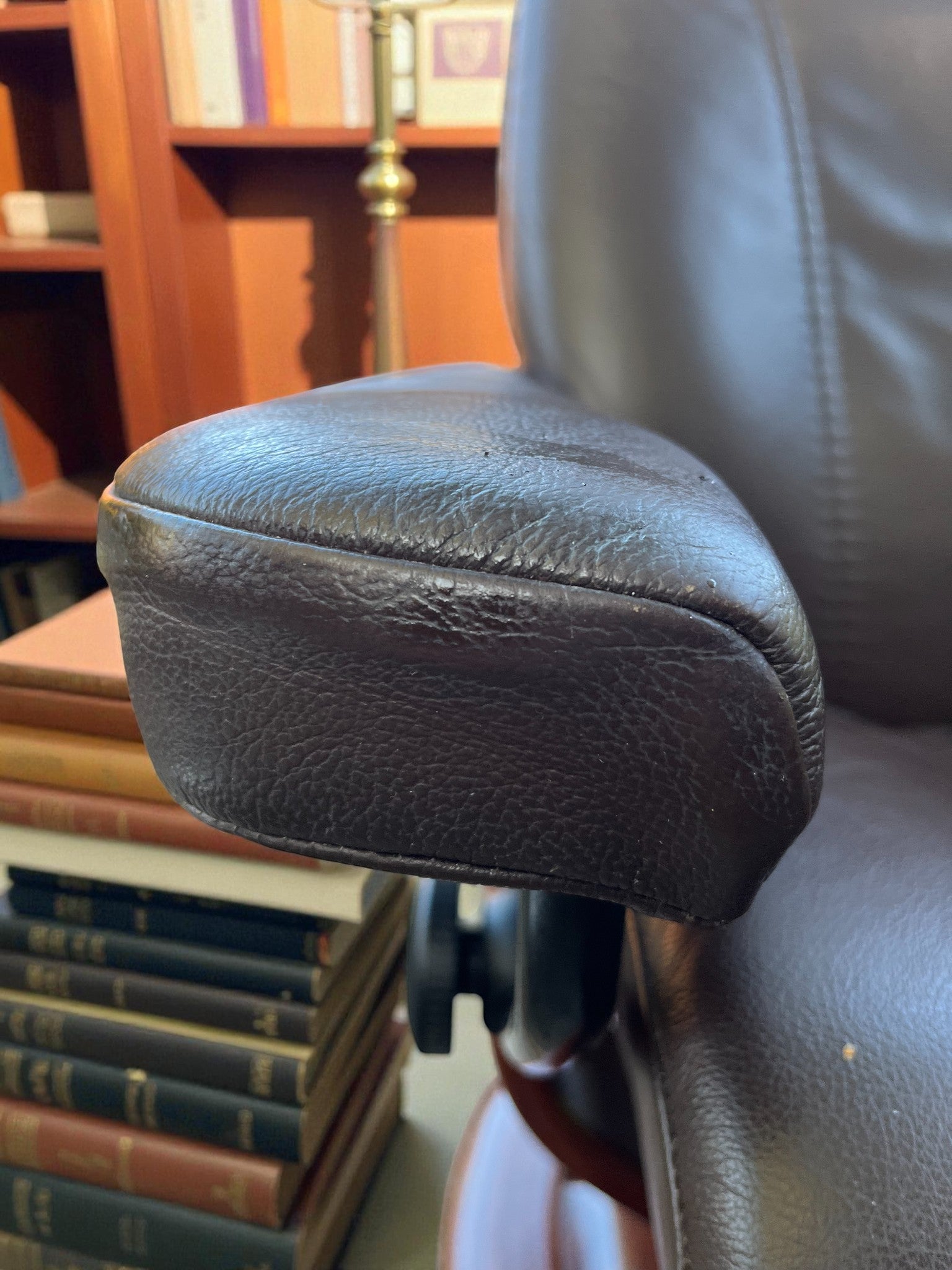 Ekornes Stressless “Classic” Leather Recliner Chair | Brown | Swivel & Reclining