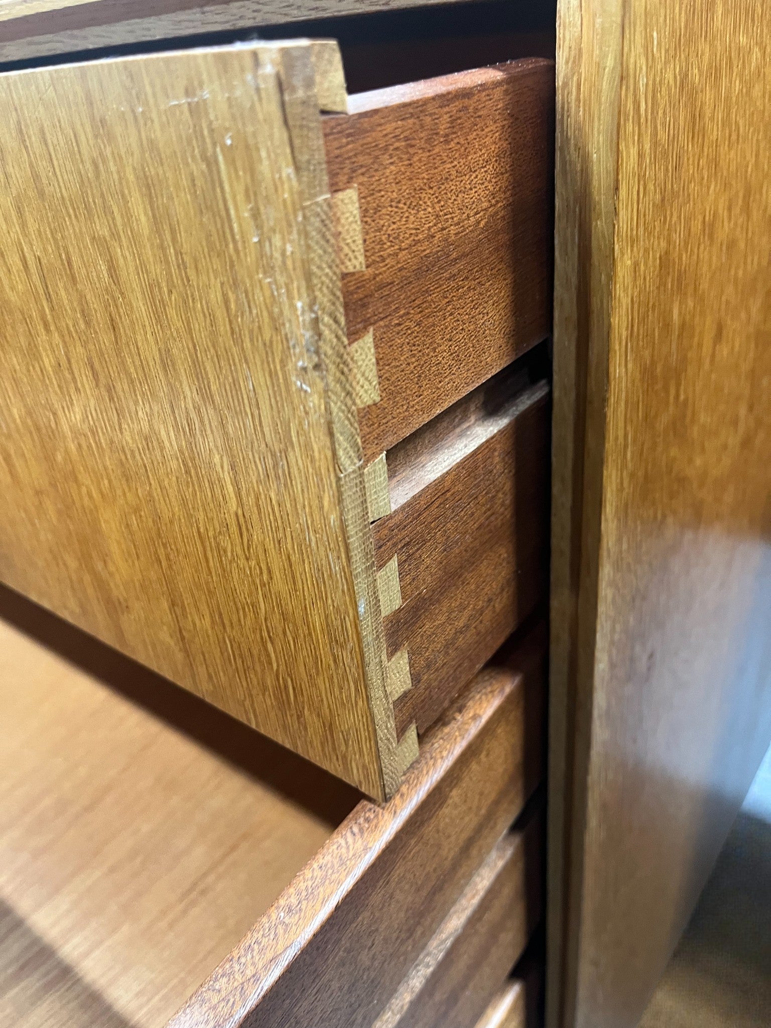 Meredew Mid-Century Dressing Table | 3 Drawer Chest with Mirror on Raised Legs