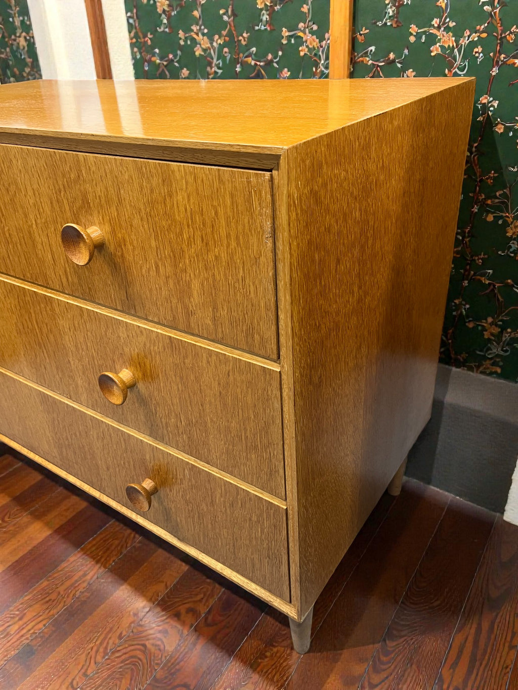 Meredew Mid-Century Dressing Table | 3 Drawer Chest with Mirror on Raised Legs
