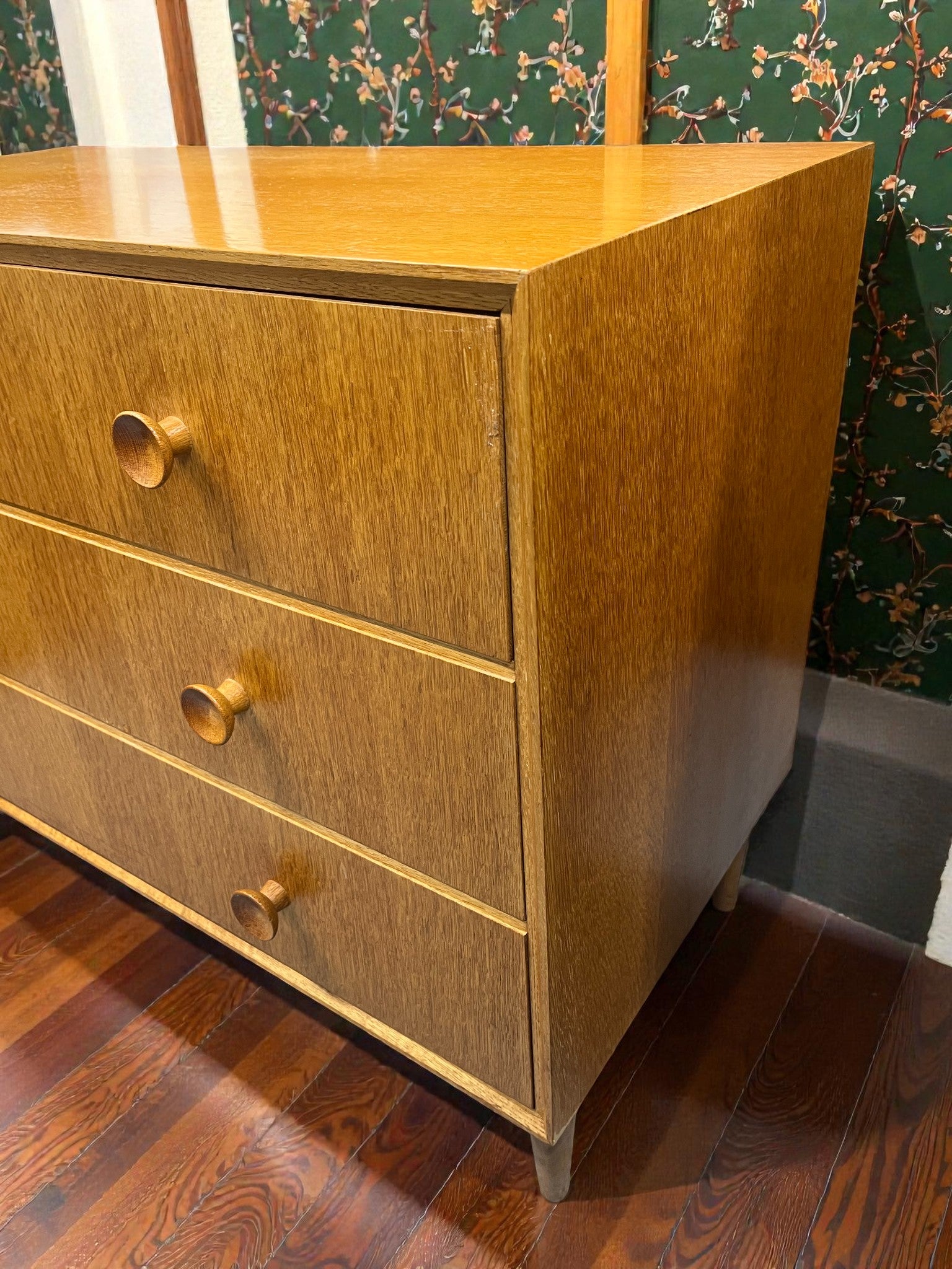 Meredew Mid-Century Dressing Table | 3 Drawer Chest with Mirror on Raised Legs
