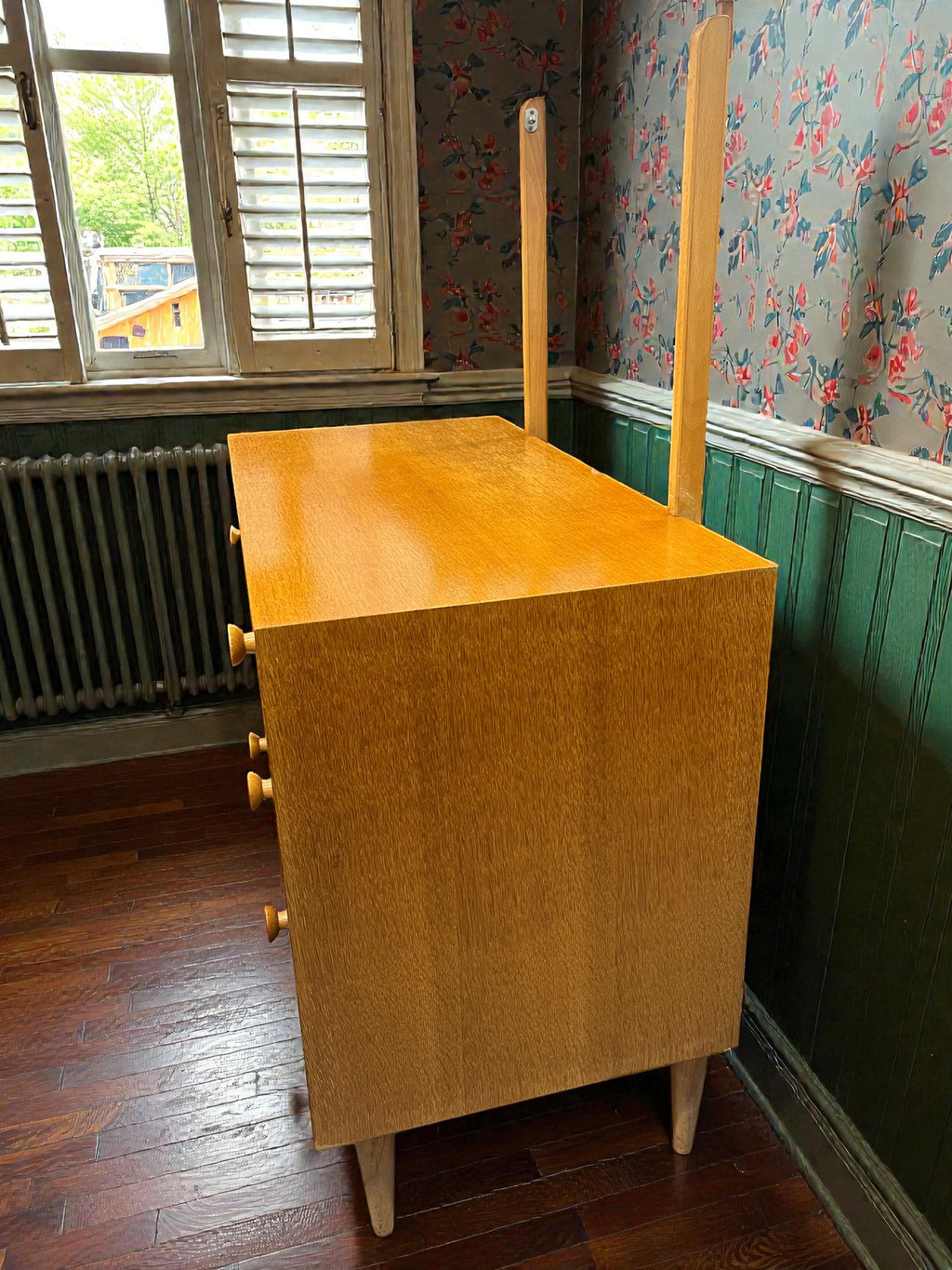 Meredew Mid-Century Dressing Table | 3 Drawer Chest with Mirror on Raised Legs