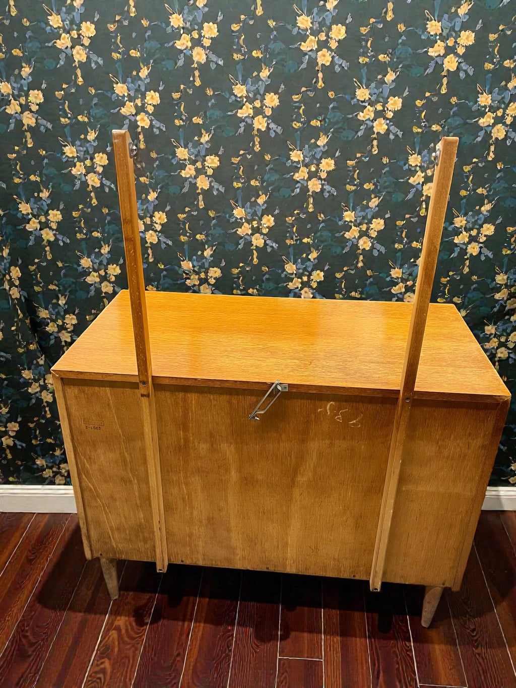 Meredew Mid-Century Dressing Table | 3 Drawer Chest with Mirror on Raised Legs