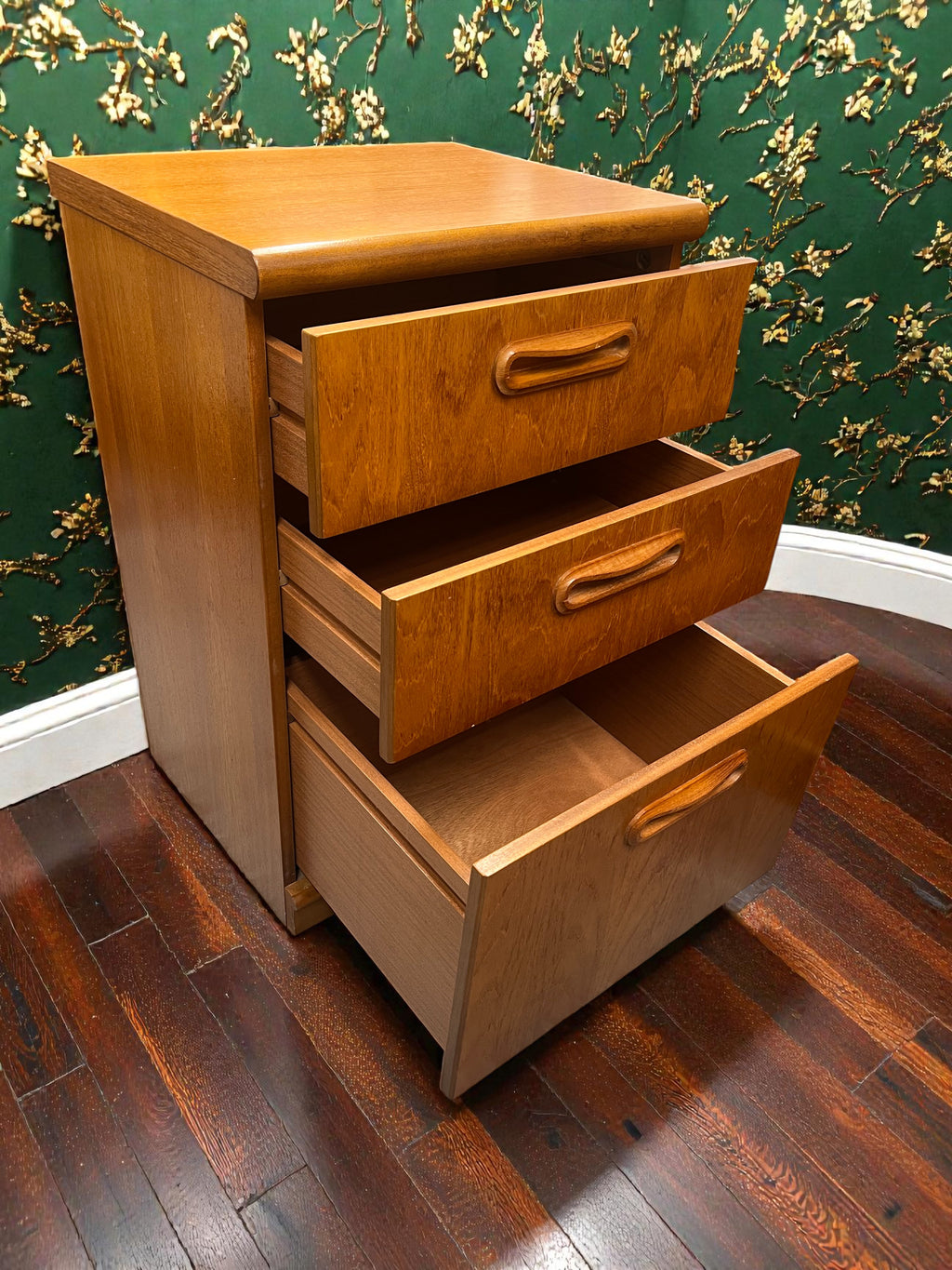 Meredew Mid-Century 3 Drawer Chest of Drawers – Vintage Retro Teak Bedside Unit